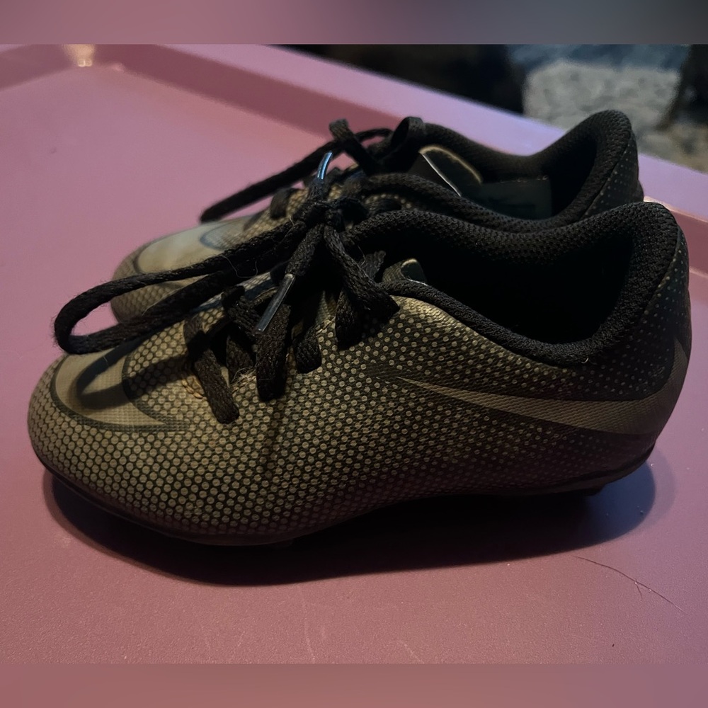 Soccer cleats